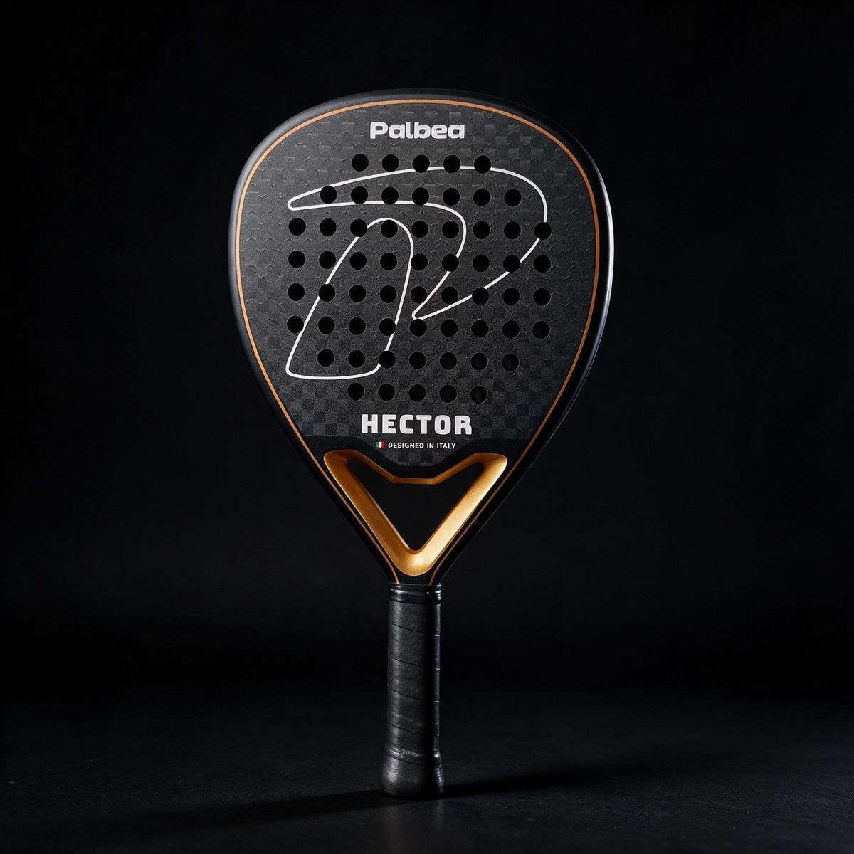 HECTOR racchetta da padel Palbea, vista frontale su fondo scuro